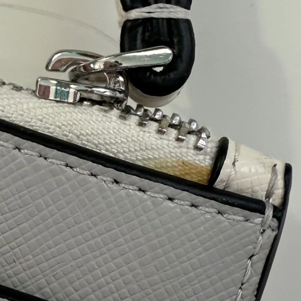 Kate Spade Colorblock Saffiano‎ Leather Medium L-Zip Wristlet Grey White DEFECT
